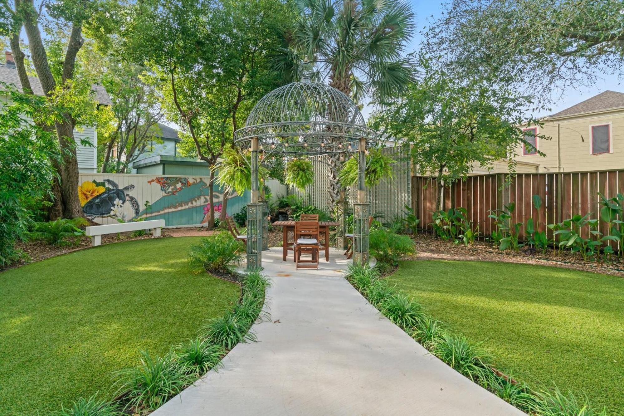 Historic Galveston Family Beach Home With 3 King Beds Luaran gambar